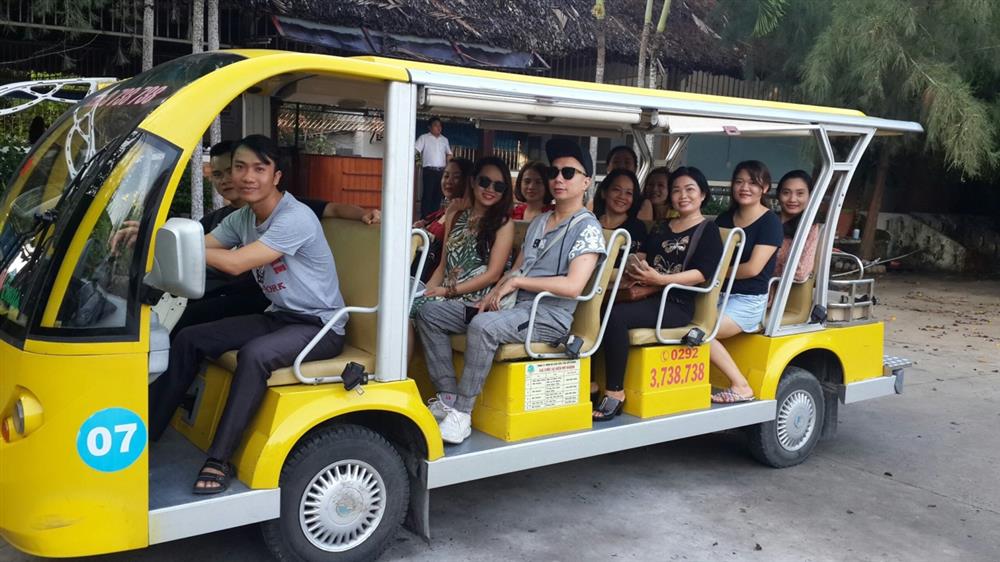 an Dai Phong Construction Trade Production Company launched an electric car service for tourists in Can Tho City,