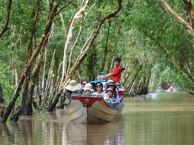 Group tour: CAN THO – CHAU DOC 1 DAY