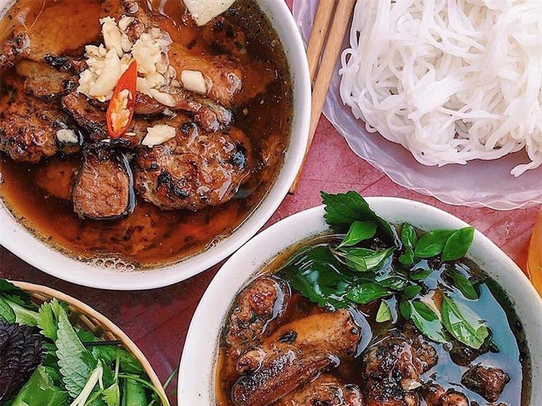 TOP 8 MUST - TRY FOODS IN HANOI