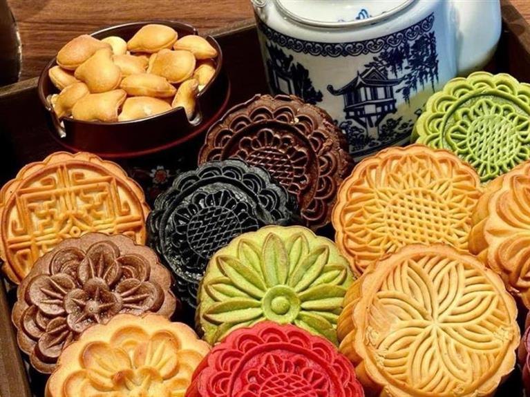 MID-AUTUMN LANTERN & CULTURE TOUR IN  CHINATOWN