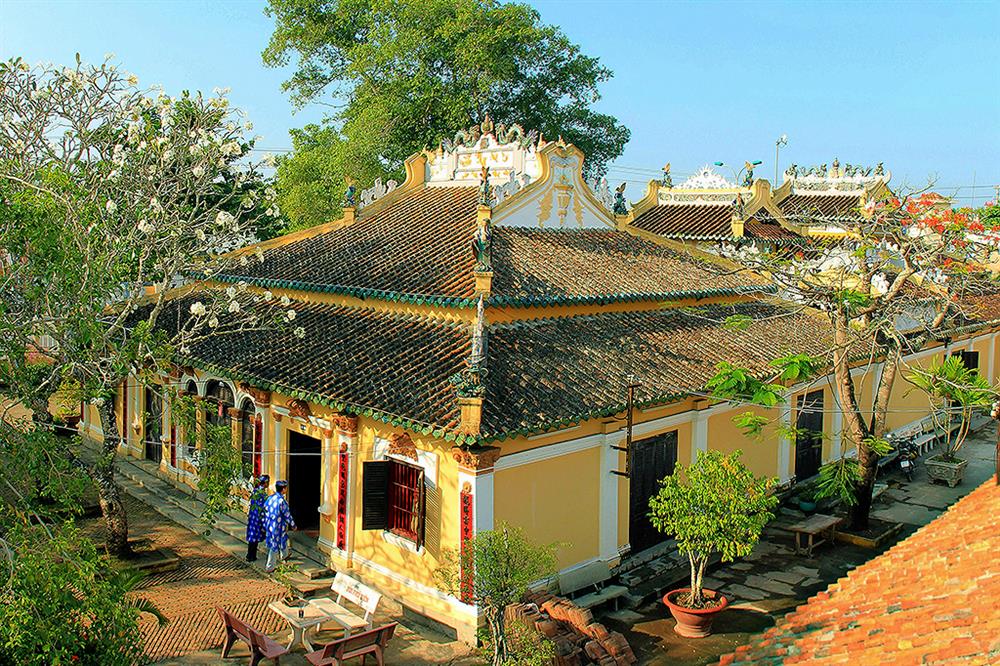 BINH THUY TEMPLE